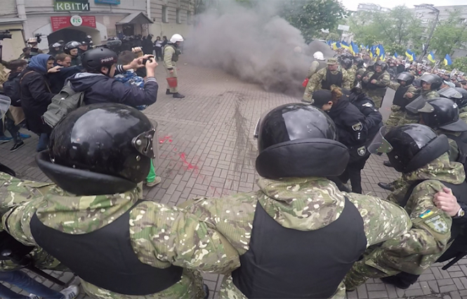 В МВД посчитали задержанных и травмированных во время столкновений 9 мая в Украине