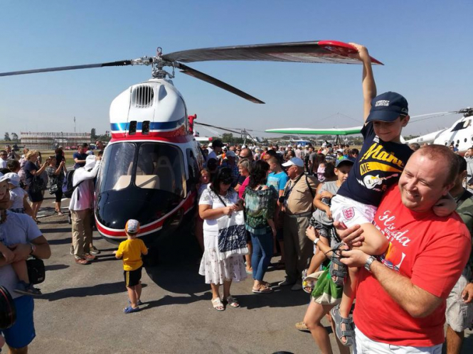 Завод "Мотор Сич" представил первый украинский вертолет "Надежда"
