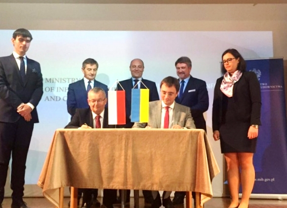 Україна підписала декларацію про будівництво міжнародної автомагістралі