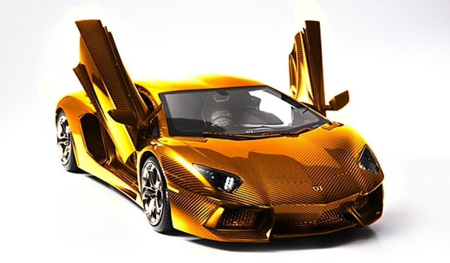 Найдорожчий автомобіль Lamborghini з чистого золота продають в ОАЕ