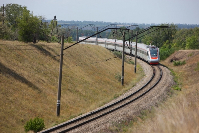 Между Львовом и Киевом снова остановили железнодорожное сообщение