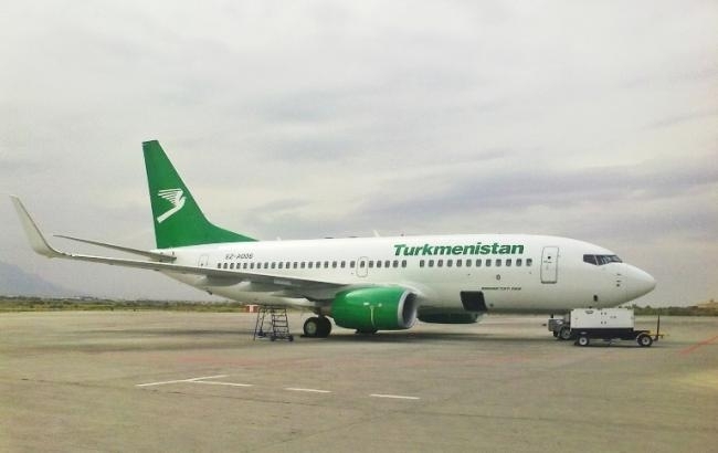 Україна зупиняє авіаційне сполучення із Туркменістаном
