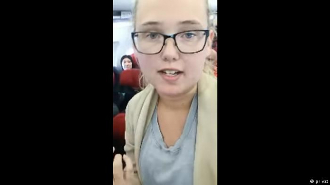 Шведскую студентку, которая мешала депортации афганца, оштрафовали: мужчину депортировали