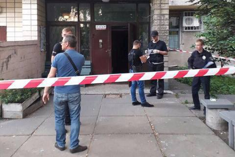 В Киеве в подъезде дома застрелили мужчину