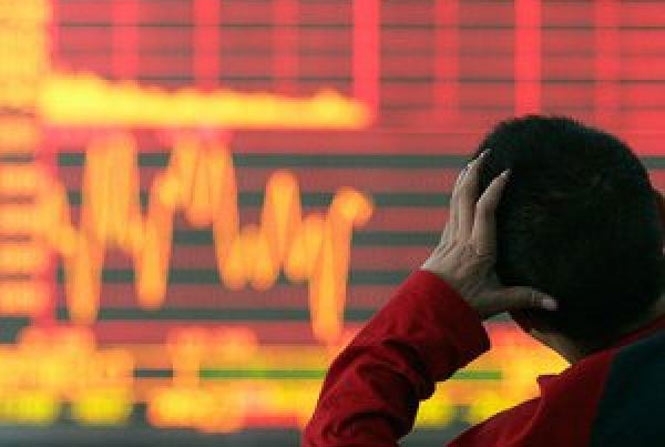 Зниження рейтингів і санкції обвалили фондовий ринок Росії