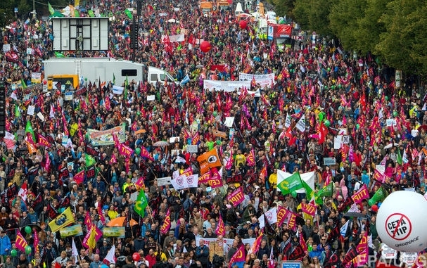 В Берлине 80 000 человек протестовали против ЗСТ с США и Канадой