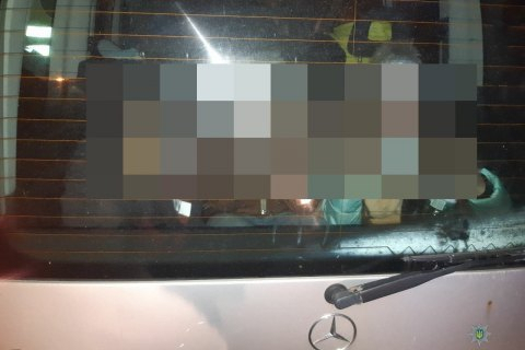 Во Львове пьяная женщина везла троих детей в багажнике