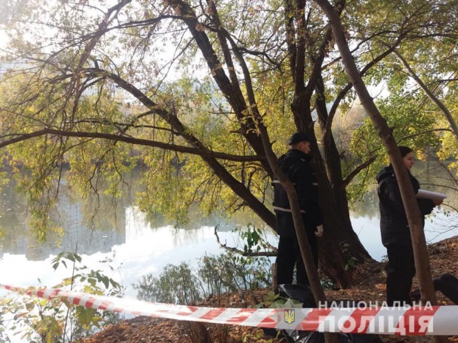 Киевлянку подозревают в убийстве своих детей, выявленных в озере