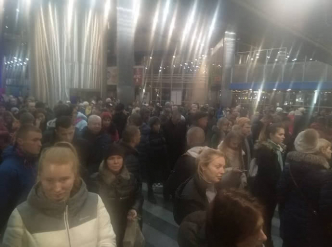 Деньги сняты, а билетов так и не увидел на вокзале в Киеве коллапс из-за сбоев системы