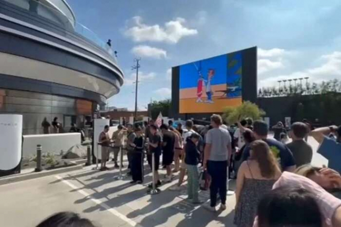 У Голлівуді відкрили перший ресторан Tesla 