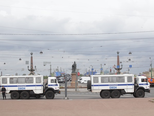 Антикорупційний мітинг у Санкт-Петербурзі: ОМОН затримав близько 150 людей