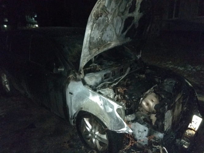 На Сумщині депутату міськради спалили машину