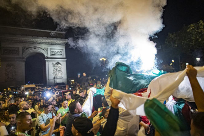 У Франції після сутичок з поліцією затримали понад 200 футбольних фанів