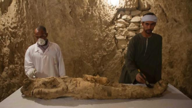 В Єгипті виявили у невідомій гробниці мумію віком 3,5 тис років
