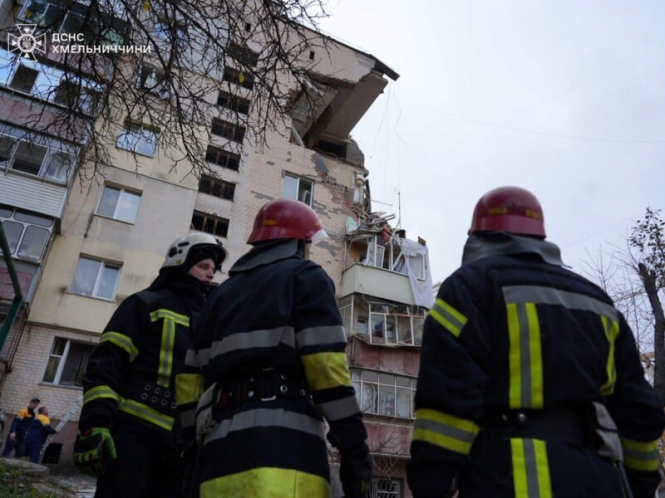 У Хмельницькому під завалами будинку, де стався вибух, виявили тіла двох загиблих