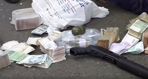 В Ереване полковник полиции напал на банк: двое погибших, - ВИДЕО