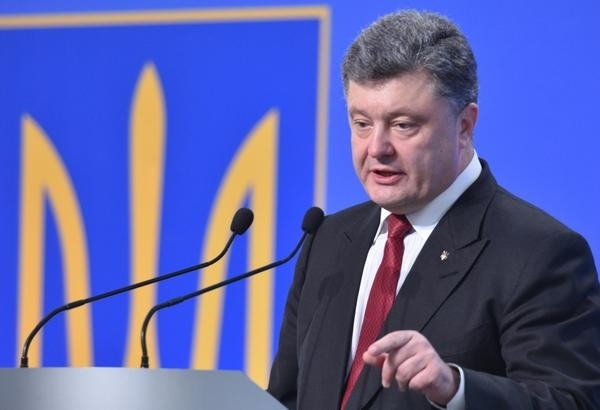 Порошенко звільнив послів України у Латвії, Молдові та Канаді 