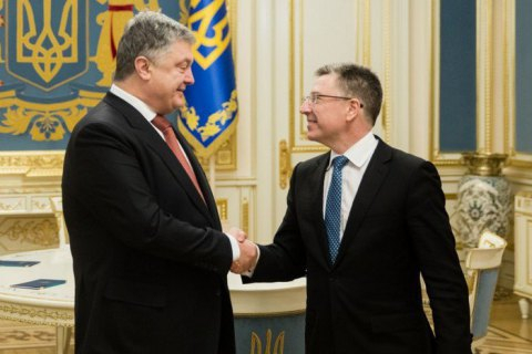Порошенко и Волкер призвали Россию согласиться на размещение миротворцев ООН