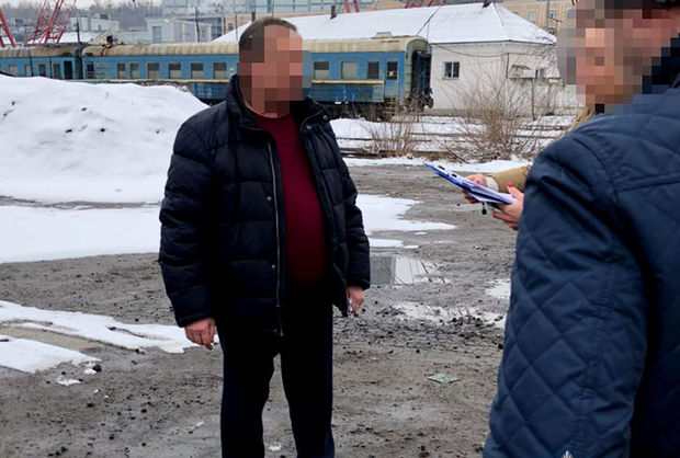 Полиция задержала двух должностных лиц Укрзализныци на взятке в 85 тысяч гривен