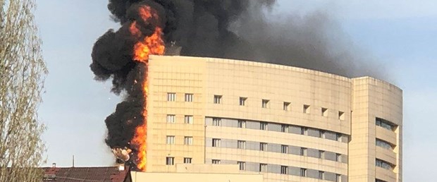 В Стамбуле загорелся многоэтажный госпиталь