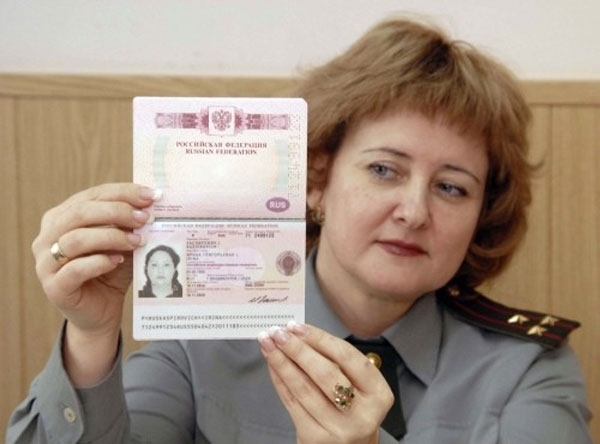 Київ і Кремль домовляються про в'їзд громадян за закордонними паспортами