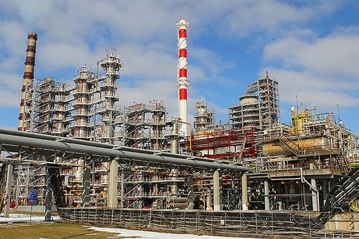 По подозрению в контрабанде суд арестовал Одесский нефтеперерабатывающий завод