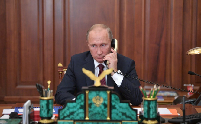 У Путіна пояснили, чому не відповіли на дзвінок Порошенка