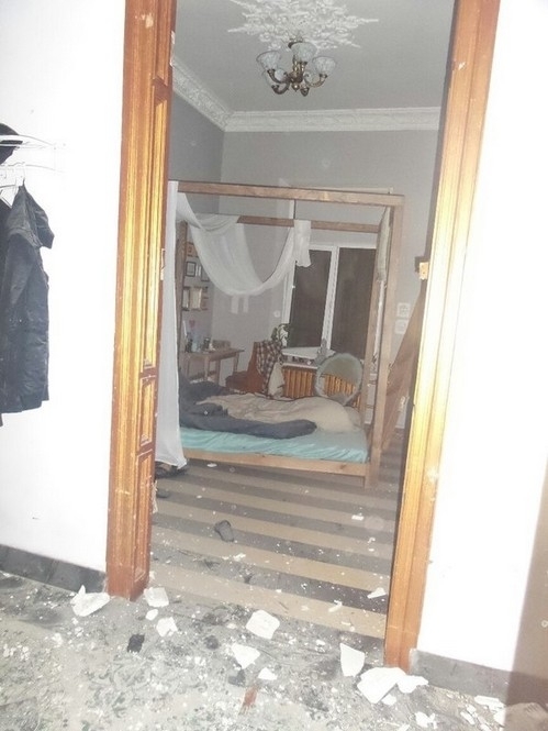 Во время взрыва в Одессе пострадало жилье известного украинского поэта