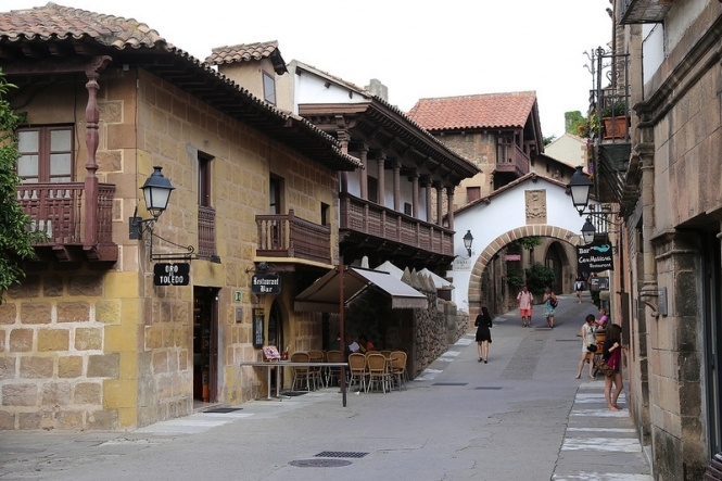 Испанская деревня - музей под открытым небом