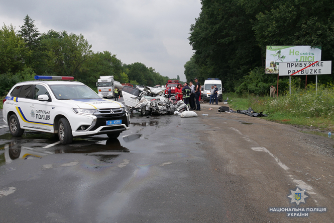 ДТП в Хмельницкой области: погибла семья из трех человек