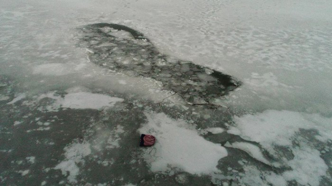 На Николаевщине женщина спасла двух детей, провалившихся под лед