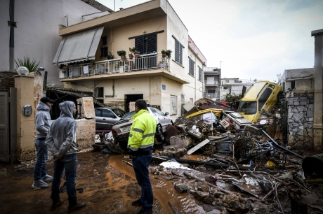 14 человек стали жертвами наводнения в окрестностях Афин