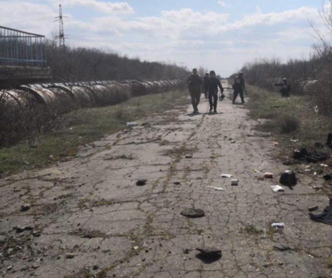 На Донбассе во время разминирования водопровода погиб сапер