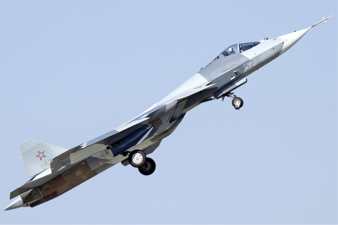 В ГУР заявили, що уражених літаків Су-57 могло бути два і є поранені

