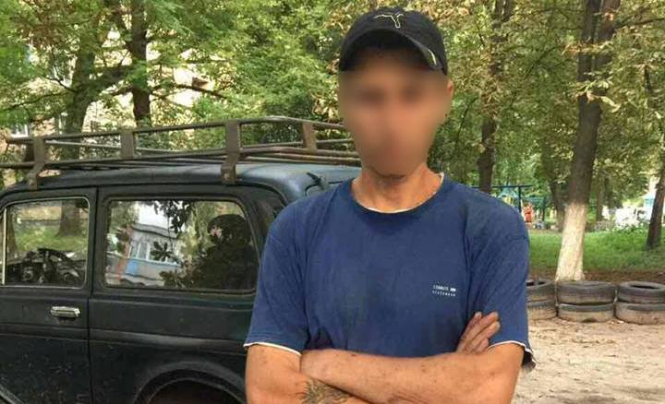 В Борисполе полиция задержала мужчину, который продавал наркотики на территории школы