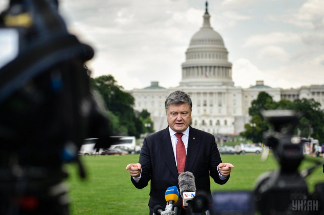Санкції США проти Росії діятимуть до повного звільнення української землі, - Порошенко