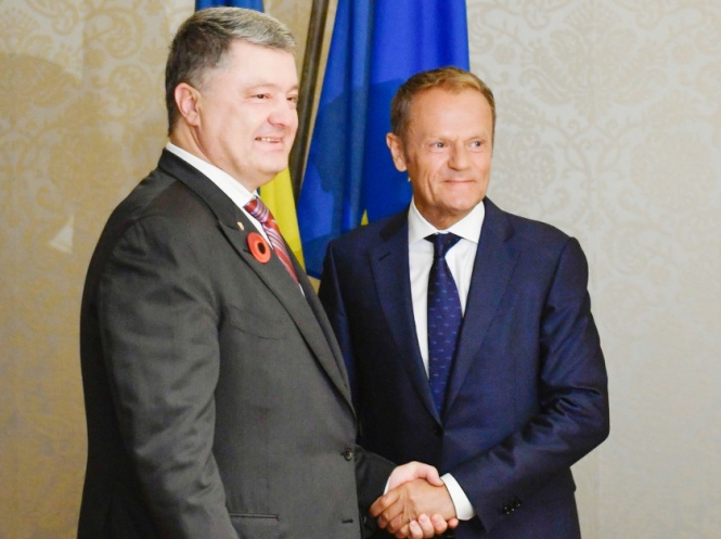 Порошенко і Туск домовилися провести саміт Україна – ЄС влітку у Брюсселі