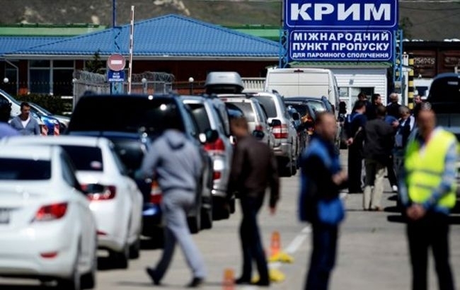 В Крыму возобновили пропуск машин