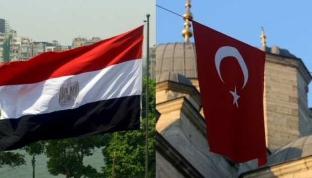 Турция восстанавливает дипломатические контакты с Египтом