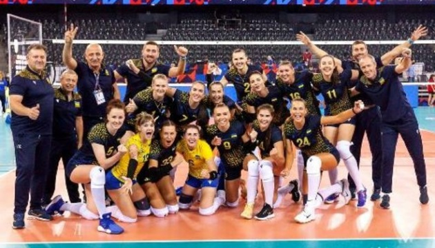 Украина досрочно вышла в четвертьфинал женского ЧЕ по волейболу