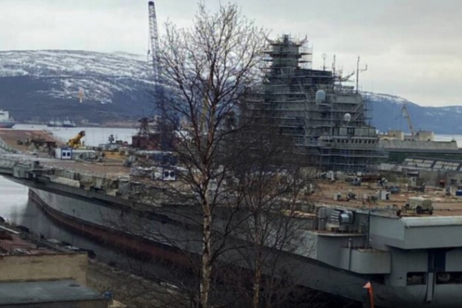 В аварійному стані знаходиться єдиний російський авіаносець