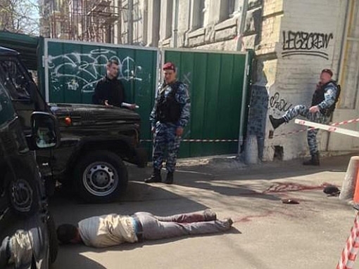 У київській клініці розповіли, як рятували пораненого чоловіка і чому він помер