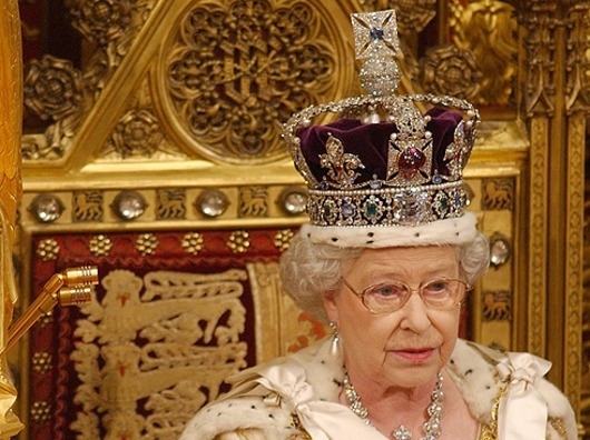 В Києві пропонують змінити Щорса на британську королеву