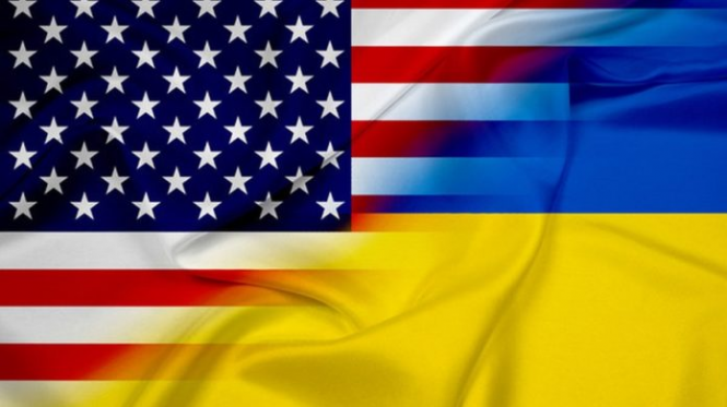 США продовжили на рік термін програми для біженців з України