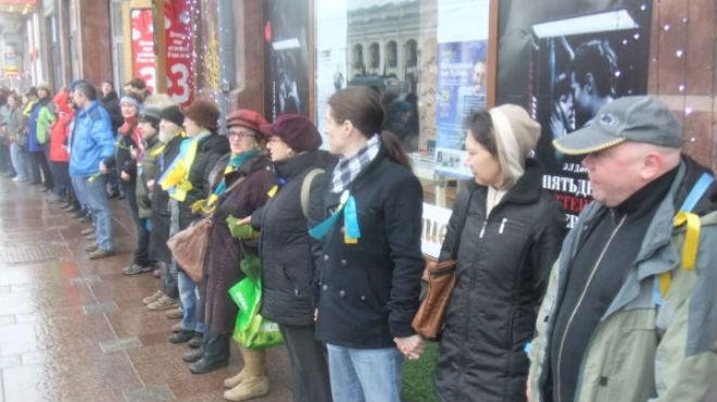 В Петербурге во время акции в поддержку Савченко задержали пятерых активистов, - фото