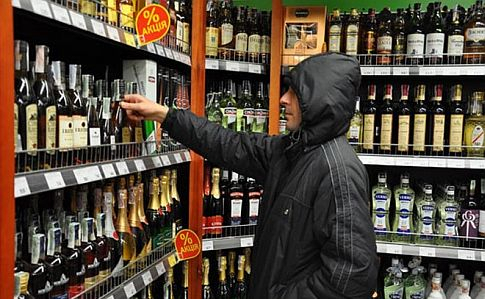 Алкогольный фальсификат из Луганска поставляют в страны ЕС через Беларусь, - СМИ