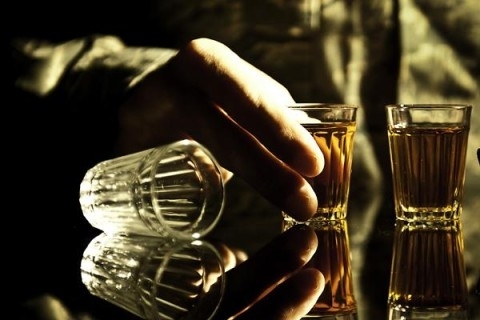 Рада приняла за основу закон о штрафах за пьянство в армии