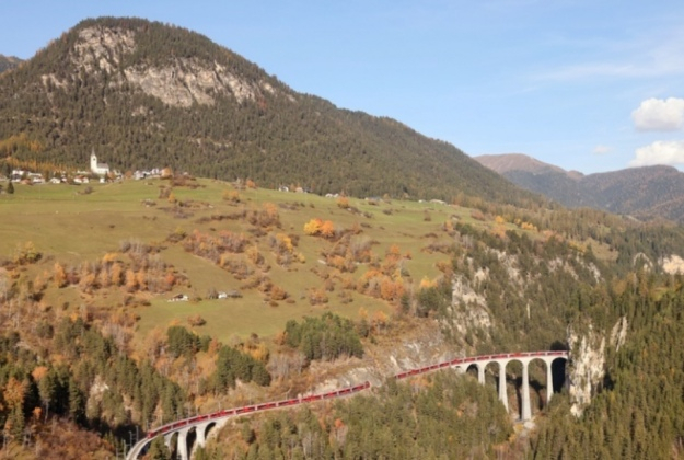 Рекорд з найдовшим у світі пасажирським поїздом встановили швейцарці