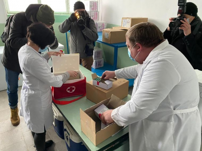 Черкасщина первой в Украине получила вакцину против COVID-19