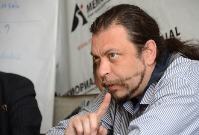 Наливайченко впустить в Україну російського правозахисника Юрова